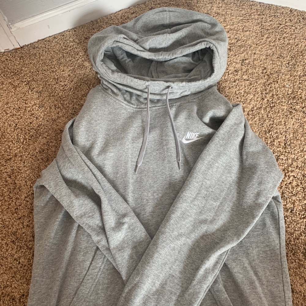 NWOT grey Nike sweatshirt